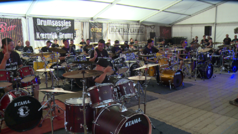2019-08-09 00:00:00 - Kortrijk Drumt verwent festivalkampeerders Alcatraz