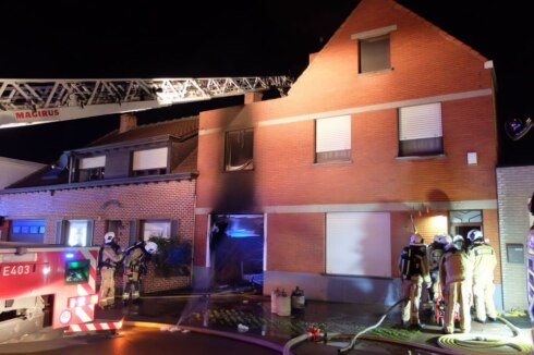 2021-07-08 00:00:00 - Eén iemand naar ziekenhuis na brand in Oostduinkerke