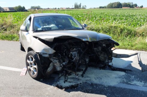 2016-08-22 00:00:00 - Frontale botsing in Alveringem