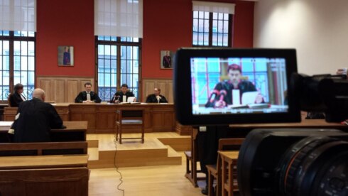 2016-12-06 00:00:00 - Zes maanden met uitstel voor graaf Henri d'Udekem d'Acoz