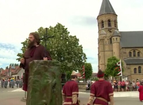 2018-05-27 00:00:00 - Heilige Bloedprocessie bij tropische temperaturen