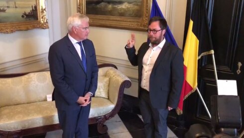 2018-05-31 00:00:00 - Peter Velle legt eed af als burgemeester van Oudenburg