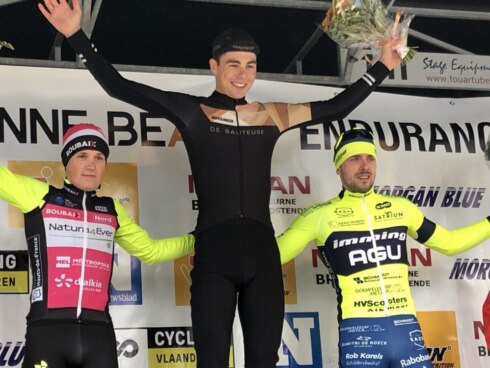 2019-12-01 00:00:00 - Zwitser Johan Jacobs wint De Panne Beach Endurance
