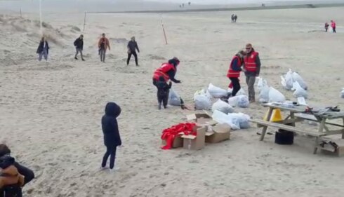 2018-03-25 00:00:00 - Grote strandschoonmaak tijdens Eneco Clean Beach Cup