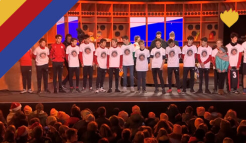 2019-12-20 00:00:00 - Kippenvel op Kortrijk Weide: "You'll Never Walk Alone" voor FC Gullegem en Emiel