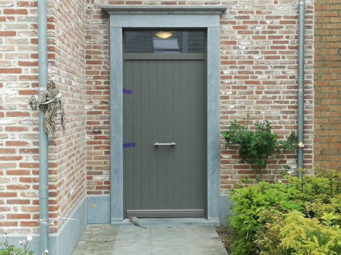 2018-05-18 00:00:00 - Clown en jodelaar blijven aangehouden in moordzaak