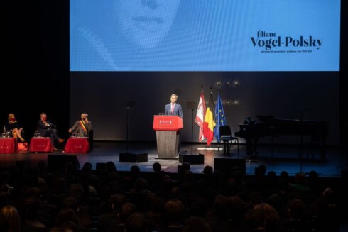 2021-10-27 00:00:00 - Academiejaar Europacollege geopend, De fauw berispt studenten