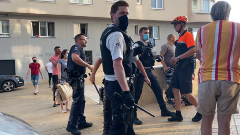 2020-08-13 00:00:00 - Politie komt tussenbeide in familieruzie op het strand
