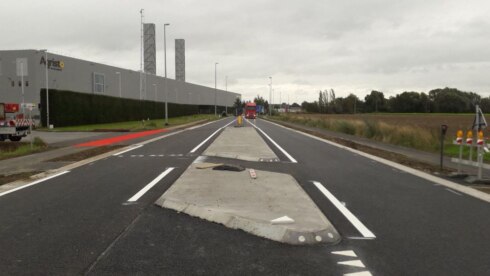 2019-10-11 00:00:00 - Veilige fietsoversteek klaar aan Agristo Wielsbeke