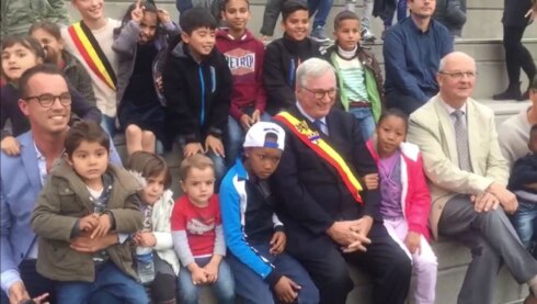 2016-10-12 00:00:00 - Gemeentebestuur ontvangt kinderen uit opvangcentrum