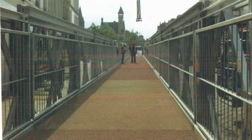 2016-11-11 00:00:00 - Fietsers en voetgangers krijgen tijdelijke passerelle naar Kruispoortbrug