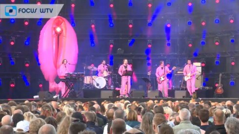 2022-05-15 00:00:00 - 9000 fans zingen mee met Preuteleute
