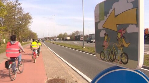 2021-04-22 00:00:00 - Leerkrachten in spe stomen kinderen klaar voor fietsexamen