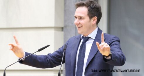 2016-12-17 00:00:00 - "Politieke impasse kostte Staden half miljoen euro"