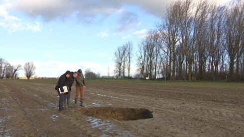 2018-01-18 00:00:00 - Grote put in akker