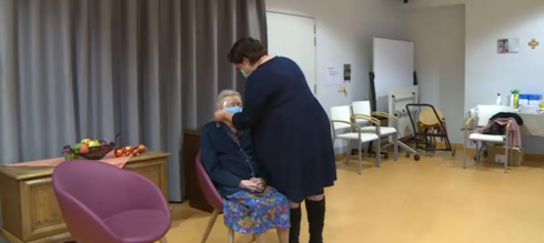 2021-02-17 00:00:00 - Woonzorgcentra in Kortrijk kunnen rekenen op meer bezoek