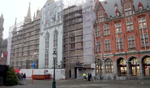 2021-12-19 00:00:00 - Doek over gevel Brugse Markt is gevallen