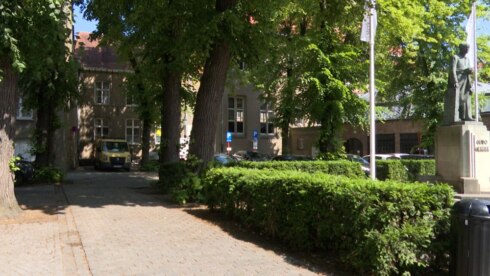 2023-06-21 00:00:00 - Guido Gezelleplein in Brugge wordt veel groener