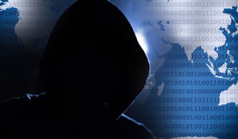 2022-12-22 00:00:00 - Jongen die dreigde met 'Grootste schietpartij' vrijgelaten: "opnieuw slachtoffer van hackerscollectief"