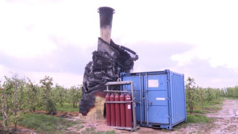 2023-05-11 00:00:00 - Hagelkanon in appelboomgaard Sint-Eloois-Winkel uitgebrand