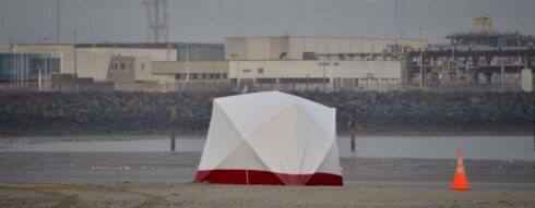2021-12-25 00:00:00 - Levenloos lichaam van Aziaat aangespoeld op strand van Heist