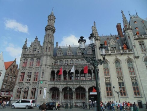 2016-11-22 00:00:00 - Nieuwe uitkijktoren op markt van Brugge