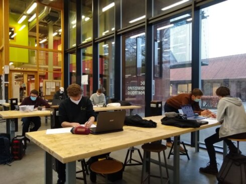 2020-11-30 00:00:00 - Campusmomenten en practica hoger onderwijs opnieuw beperkt mogelijk
