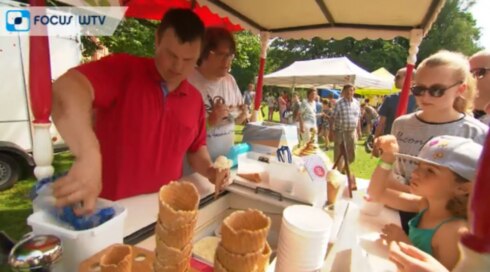 2018-06-03 00:00:00 - Wereldrecord hoeve-ijs likken verbeterd