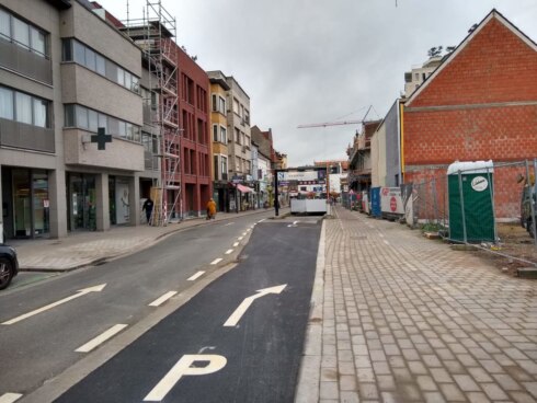 2020-11-17 00:00:00 - Nieuwe inrit Parking K in Zwevegemsestraat