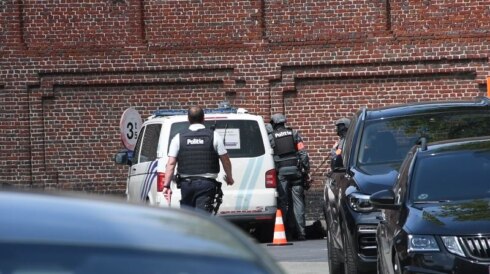 2023-05-23 00:00:00 - Man overmeesterd: politie dringt woning binnen