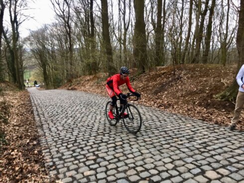 2018-03-31 00:00:00 - Leraar rijdt 50 keer de Kemmelberg op