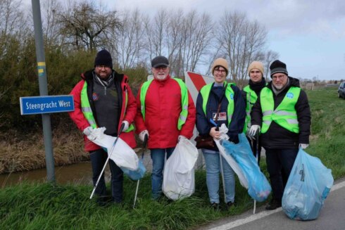 2023-03-26 00:00:00 - Burgemeester en schepen van Veurne sluiten de grote lenteschoonmaak af