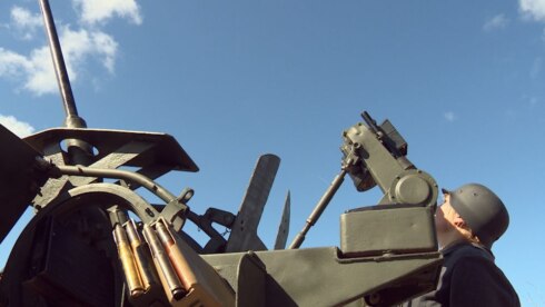 2019-05-12 00:00:00 - WOII herdacht met historisch kanon
