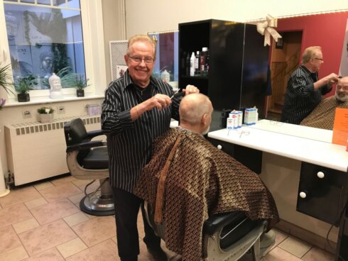 2018-12-28 00:00:00 - Oudste kapper (82) kapt ermee