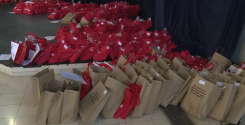 2020-12-16 00:00:00 - 2.000 kerstpaketten voor kwetsbare kinderen in Kortrijk