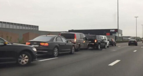 2018-04-24 00:00:00 - 8 voertuigen betrokken in kettingbotsing op E17 Waregem