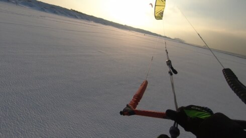 2019-01-24 00:00:00 - Spectaculair: Snowkiten op het strand van Zeebrugge
