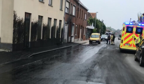 2018-06-05 00:00:00 - Mestkar verliest lading in Klerken