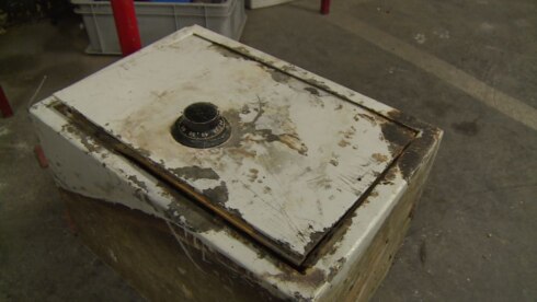 2017-10-20 00:00:00 - Magneetvissers halen gestolen kluis boven
