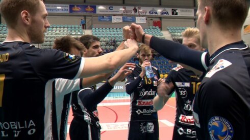 2021-01-10 00:00:00 - Knack onderuit op veld van Maaseik