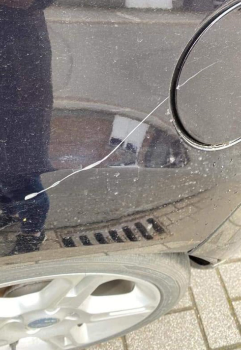 2022-04-12 00:00:00 - Vandalen beschadigen tiental auto's in Zandvoorde