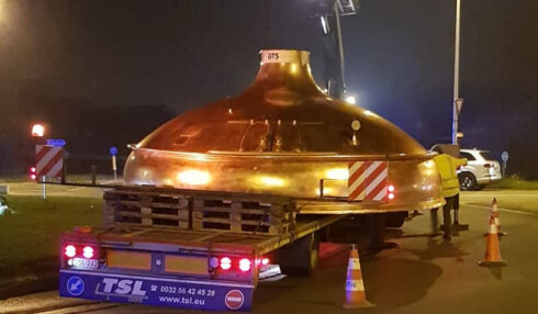2017-11-09 00:00:00 - Koperen ketel terug op zijn plaats
