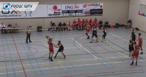 2020-09-13 00:00:00 - Oostkamp wint op wilskracht van Kortrijk