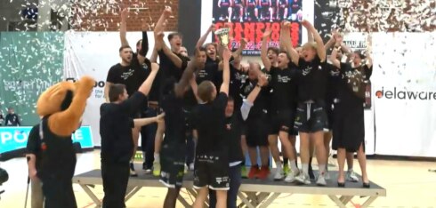 2023-05-14 00:00:00 - Kortrijk Spurs viert de titel in tweede klasse