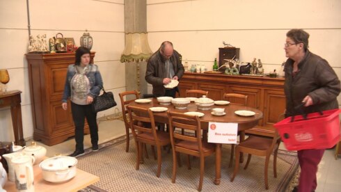 2017-10-21 00:00:00 - Kringloopwinkel Zedelgem even opnieuw open