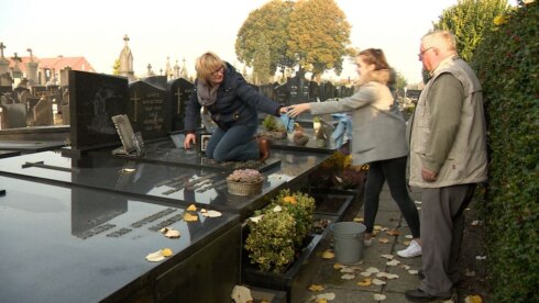 2016-10-26 00:00:00 - Koffie en soep voor wie graf mooi onderhoudt