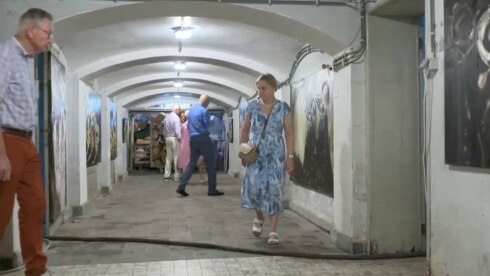 2023-09-10 00:00:00 - Kunstzomer strooit moderne kunst over Zwevegem