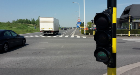 2016-08-31 00:00:00 - Gevaarlijke kruispunten R8 aangepakt