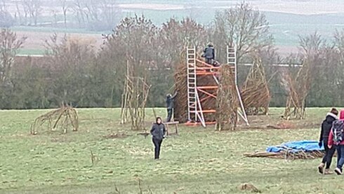 2021-02-15 00:00:00 - Sculpturen moeten verleden tastbaar maken op flank Kemmelberg