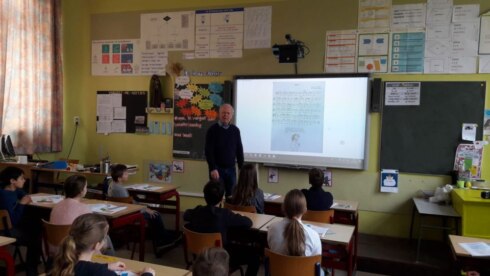 2019-01-15 00:00:00 - Gepensioneerde leerkrachten snellen school te hulp
